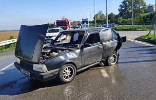 İki otomobil çarpıştı: 2 yaralı