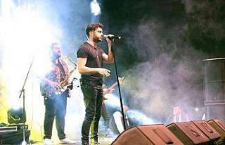 İlyas Yalçıntaş konserine büyük ilgi