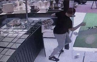 İmitasyon bileziği kuyumcuya satmaya çalıştı,...