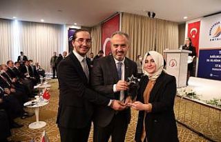 İnegöl Belediyesi ödülünü Antalya’da aldı