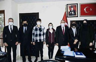 İnönü Anadolu Lisesi öğrencilerinden Başkan...