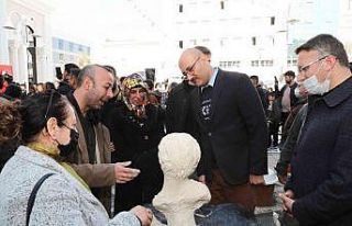 İranlı turistlerden heykel sanatına büyük ilgi