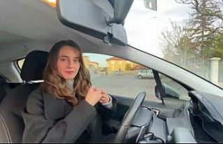 İşaret diliyle emniyet kemerine dikkat çektiler