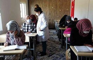 İskele ADEM’de üniversiteye hazırlanıyorlar