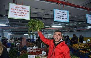 Ispanak satışları düşen esnaf çareyi afiş asmakta...