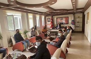 İspanya’ya gidecek öğrenciler Kaymakam Kalkan’ı...