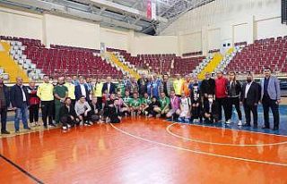 Isparta’da filenin şampiyonu itfaiye müdürlüğü...