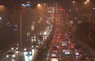 İstanbul’da sis trafiği vurdu, yoğunluk yüzde...
