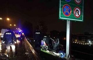 İzmir’de kaza sonrası hurdaya dönen aracın sürücüsü...