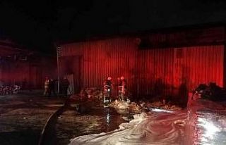 İzmir’de mobilya atölyesinde kundaklama şüphesi