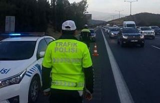 İzmir’de trafik kurallarına uymayan 18 bin 261...