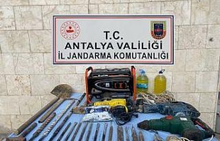 Jandarma define avcılarını suçüstü yakaladı