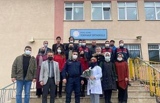 Jandarma ekipleri öğretmenleri unutmadı