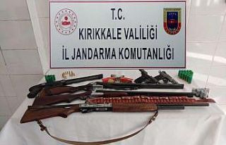 Jandarmadan 6 adrese operasyon: Ruhsatsız tabanca...