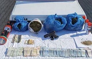 Jandarmadan uyuşturucu tacirlerine darbe