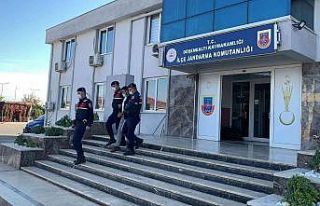 Jandarmanın kimlik kontrolünde 4 ayrı suçtan aranan...