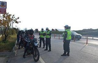 Jandarma’nın şok denetimde 5 araç trafikten men...