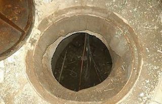 Kablo hırsızları rögarda yakalandı