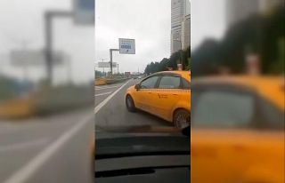 Kadıköy’de arabada ’canlı yayın’ kazası...