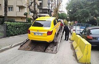 Kadıköy’de müşterisine hakaret eden taksicinin...