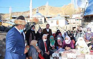 Kadın çiftçiler kadın vekilden süt sağım makinesi...