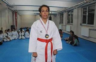 Kadın doktor karatede dünya 2.’si oldu