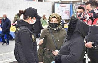 Kadın polisler sokak sokak KADES uygulamasını anlattı