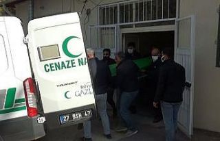Kafasına kalas düşen inşaat ustası öldü