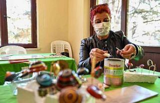 Kağıtları sanata dönüştürüyorlar