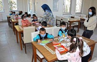 Kahramanmaraş’ta miniklere kitap hediyesi