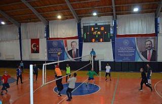 Kahta’da Öğretmenler Günü anısına voleybol...