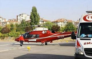 Kalp krizi geçiren vatandaşın yardımına hava...