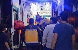 Kamyon dorsesi elektrik tellerine temas edince sürücüyü...
