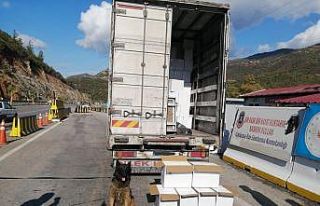 Kamyon kasasında 500 bin liralık makaron çıktı