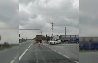 Kamyon otomobille çarpıştı: 1 yaralı