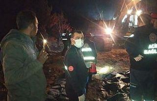 Kamyon yükünü boşaltırken uçuruma yuvarlandı:...