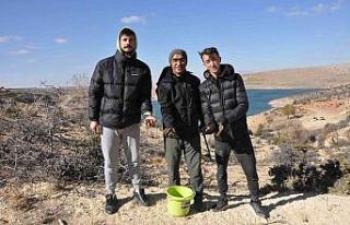 Karaman’da araştırma görevlisi 50 bin meşe palamudunu...