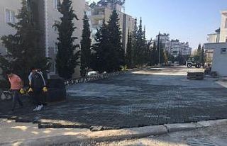 Karapınar Mahallesinde kilitli parke taşı çalışması