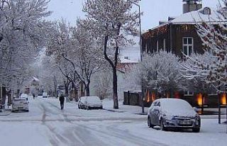 Kars beyaz gelinliğini giydi