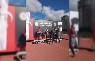 Karslı atletler madalyaları topladı