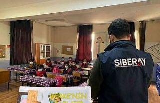 Kars’ta polis çocukları bilgilendiriyor