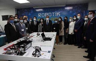 Kars’ta, “Robotik Beyinler” laboratuvarının...