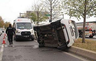 Kartal’da refüje çarpan otomobil takla attı:...