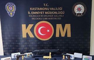 Kastamonu’da gümrük kaçağı cep telefonu operasyonu