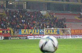 Kayserispor-Göztepe maçını 3 bin 560 taraftar...