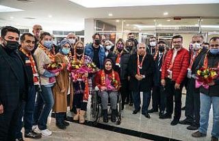 Kayserispor’dan öğretmenlere jest