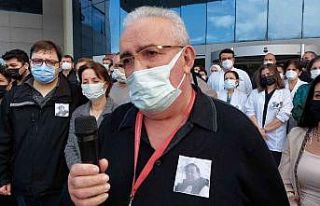 Kazada ölen doktor için düzenlenen törende meslektaşları...