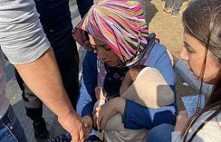 Kazada yaralanan anne ve bebeğinin buluşma anı...