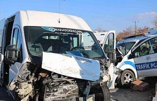 Kazada yaralanan polis memurlarının hastanedeki...