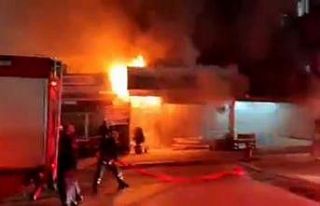 Kebap dükkanı alev alev yandı, 2 kişi hastanelik...